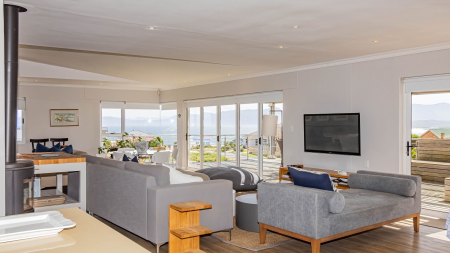 4 Bedroom Property for Sale in De Kelders Western Cape